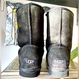 UGG classic short black boots